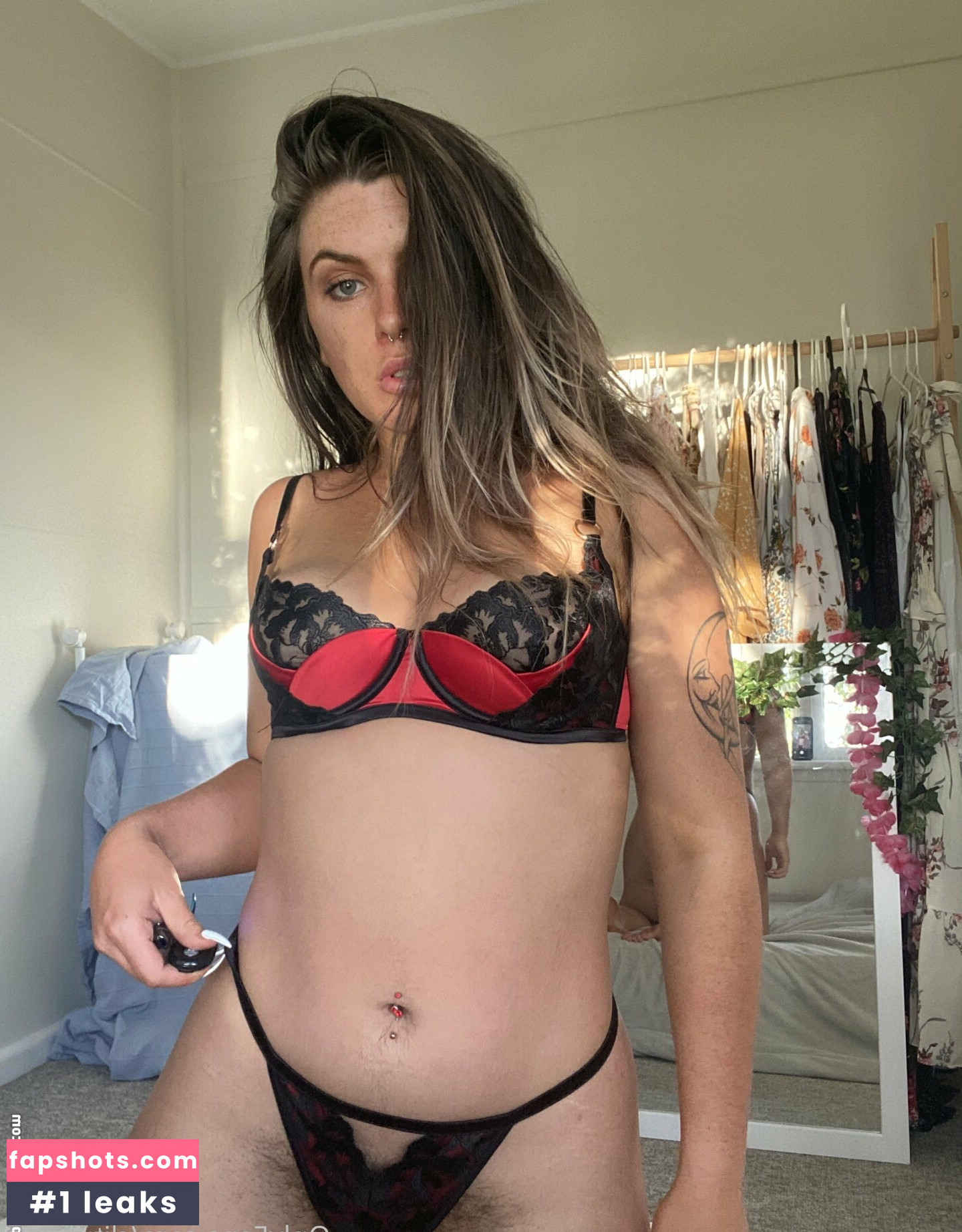 clitriinee2 nude babe gallery