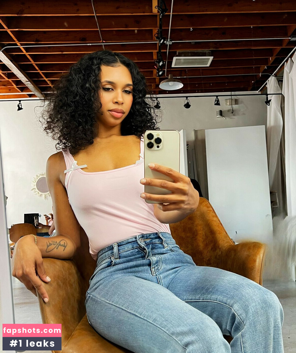 Cocosnowbun nude babe gallery