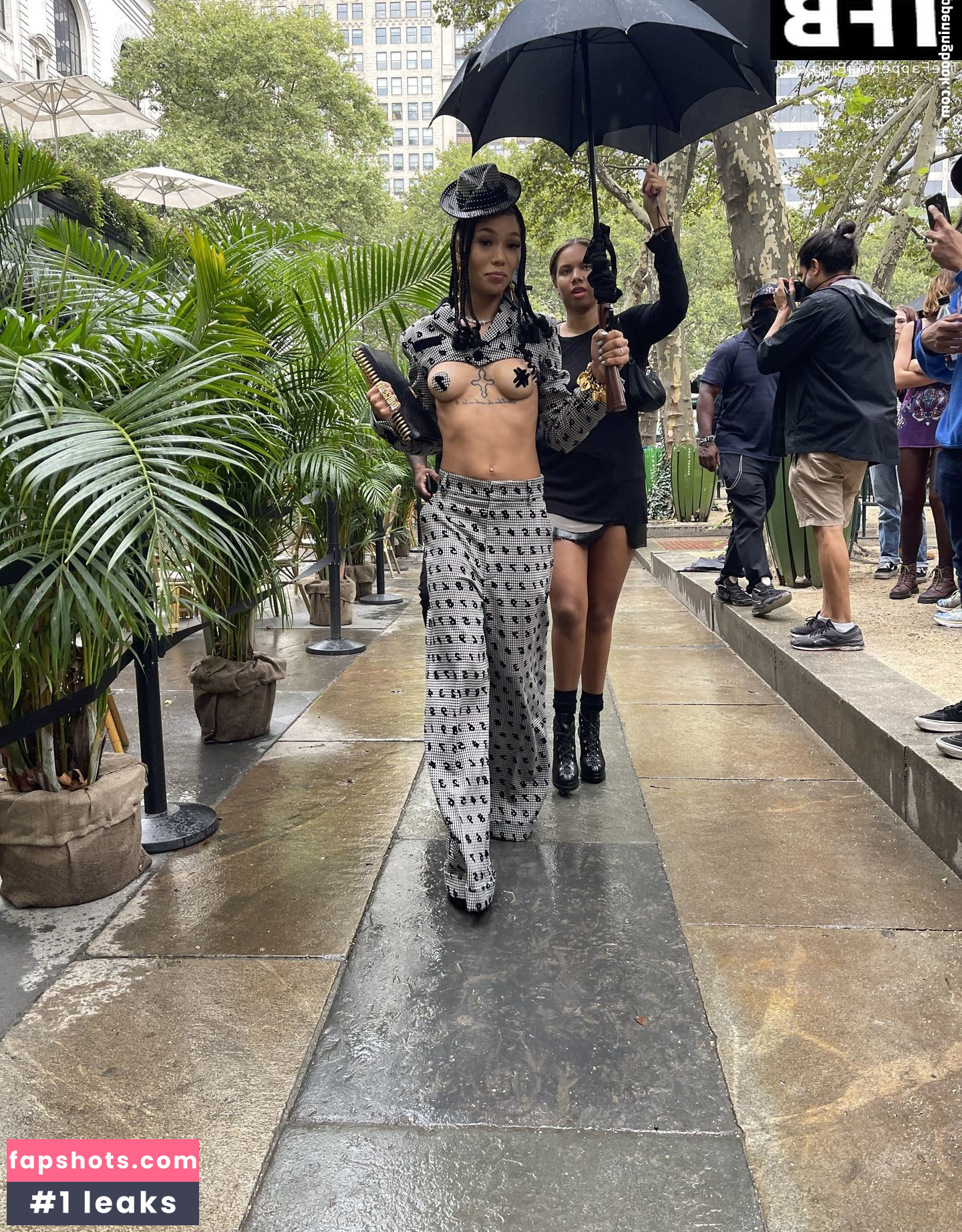 Coi Leray gallery photo #299