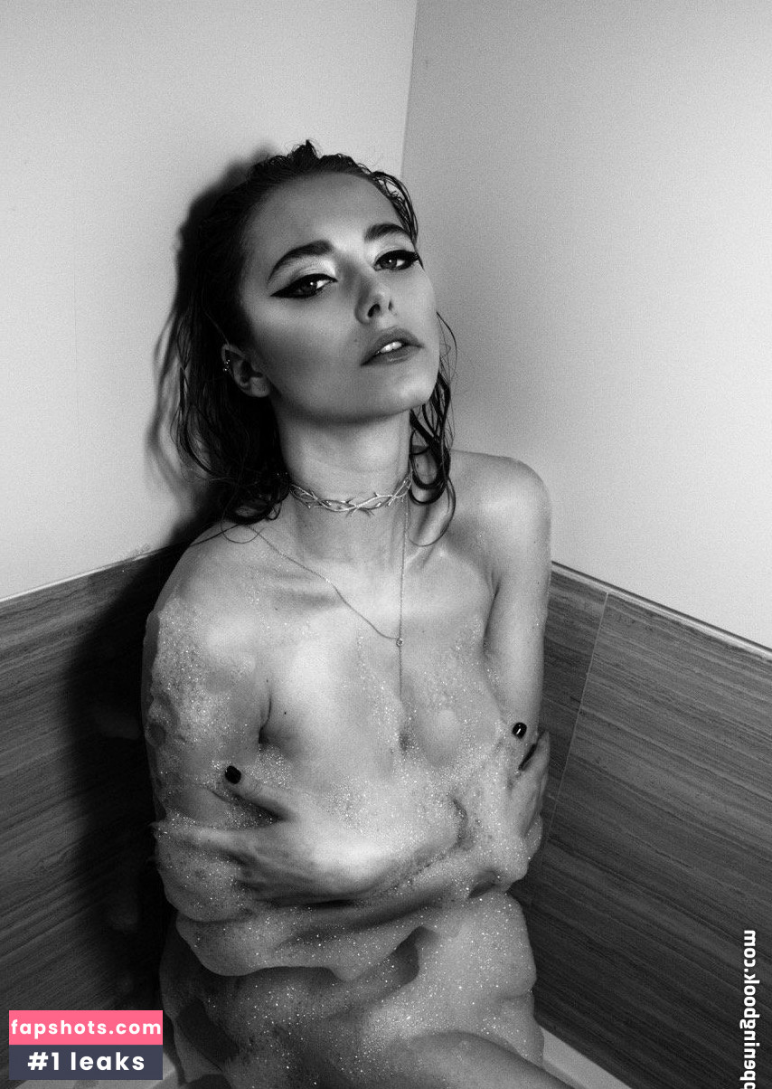 Coline Aulagnier Nude Leaks OnlyFans Photos #20 - LeakJerk