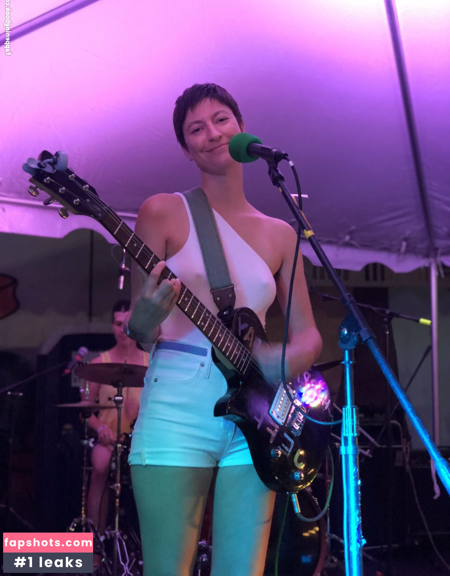 Colleen Green gallery photo #5