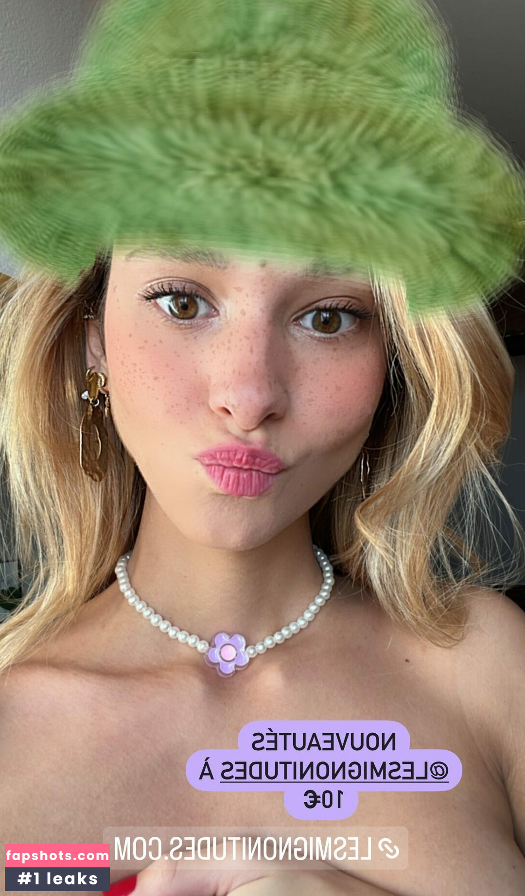 Colomba Asmr gallery photo #10