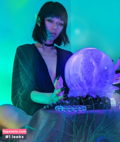 COLOURMOICHIC (Julia Fang) Nude Leaks OnlyFans - Fapshots
