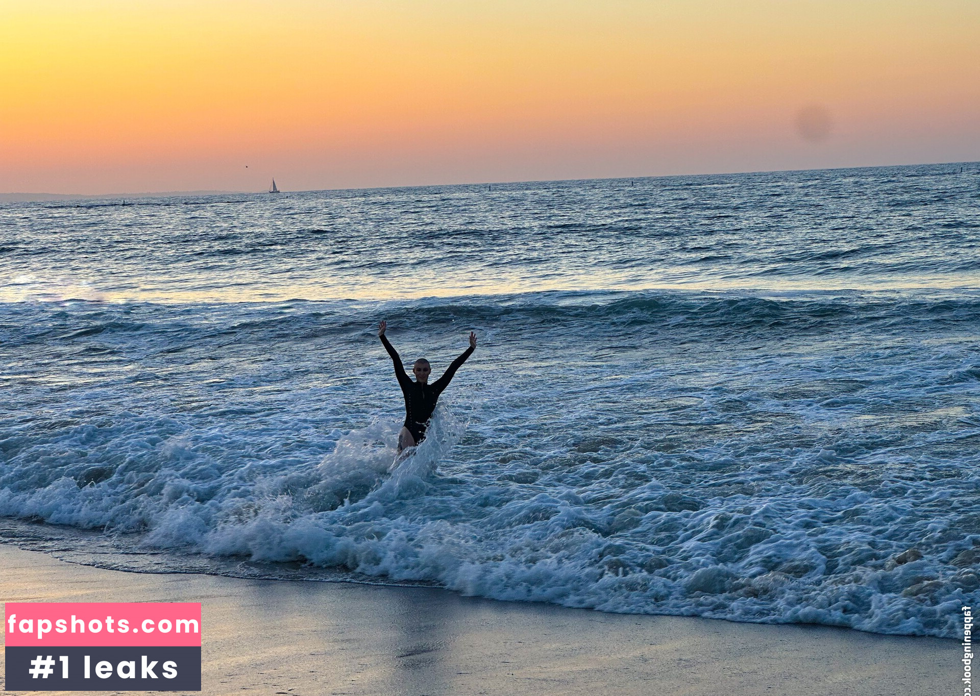 Comicbookgirl19 Filtración Desnuda OnlyFans Foto #26 - Fapshots