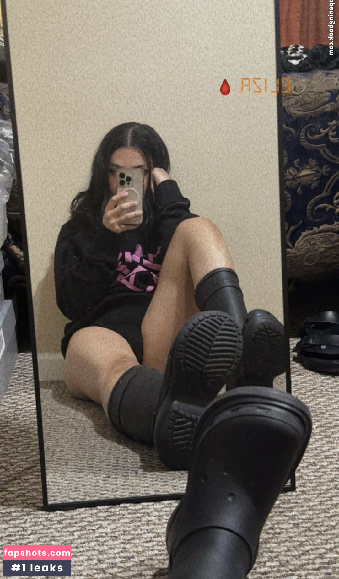 ComradeLilith gallery photo #7