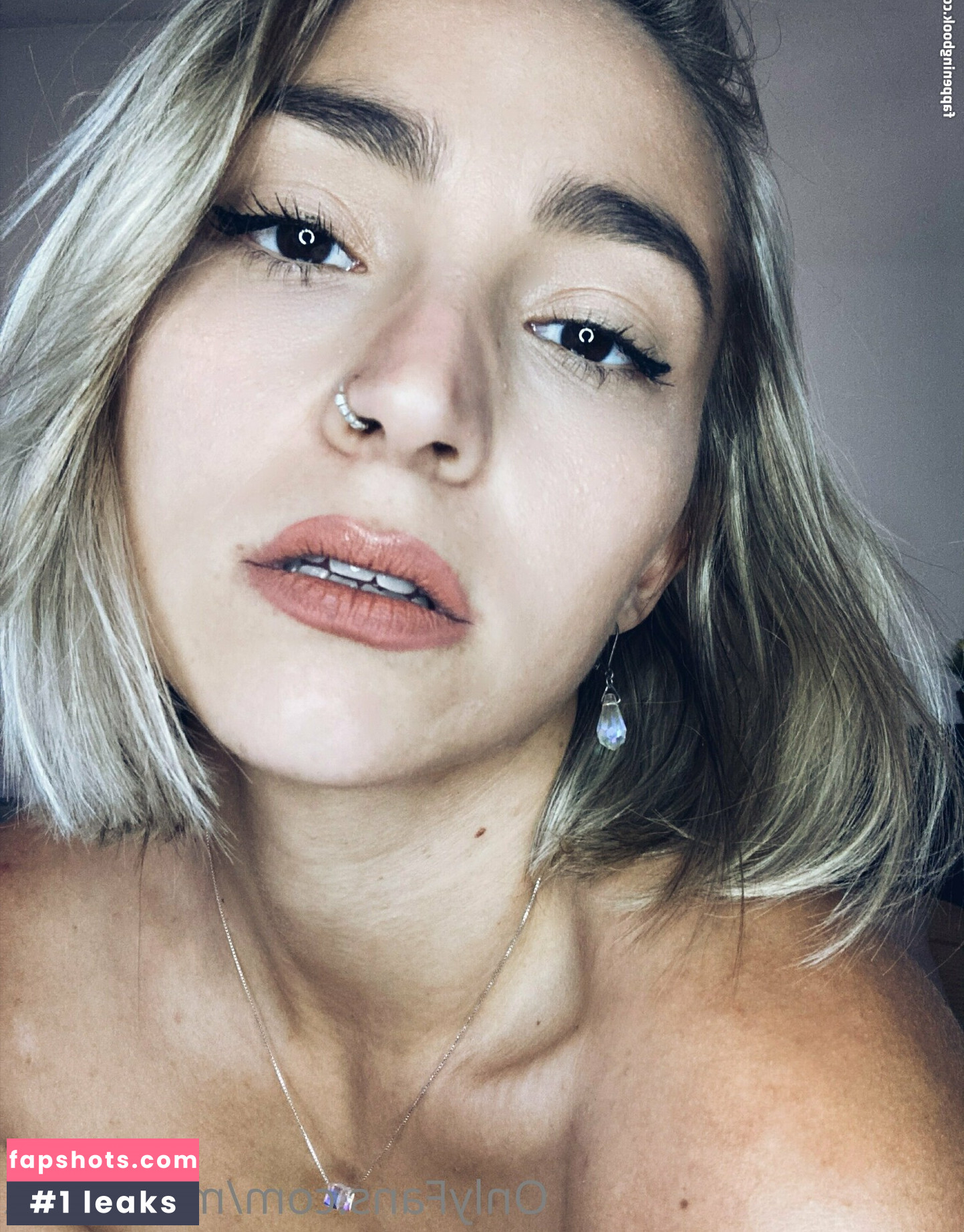 confidantsarah gallery photo #5