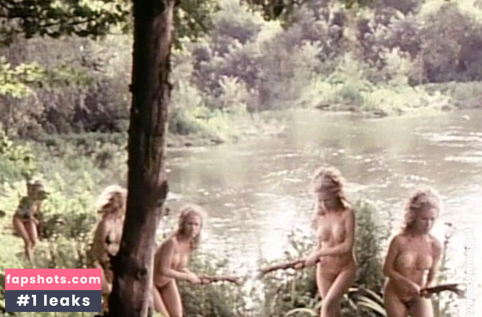 Connie Booth gallery photo #2