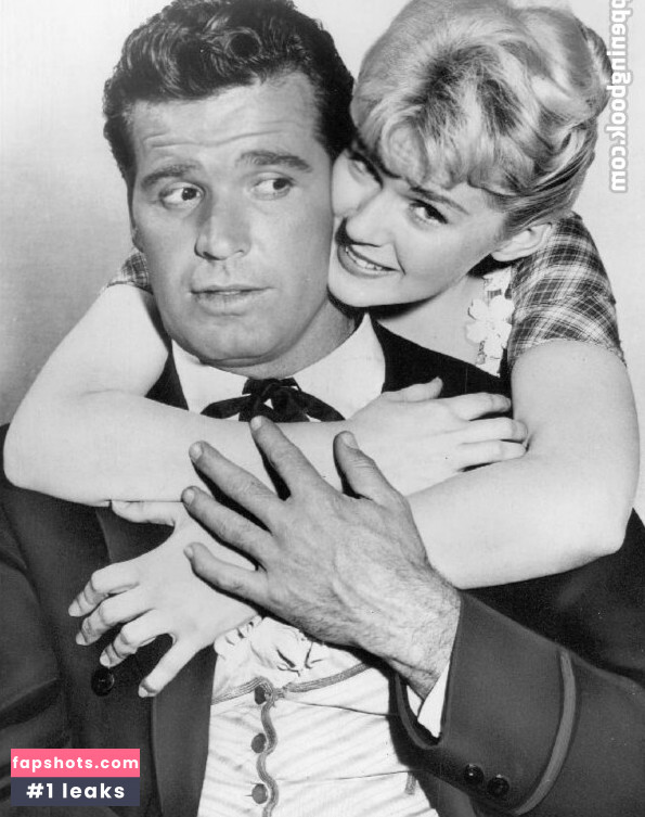 Connie Stevens gallery photo #15