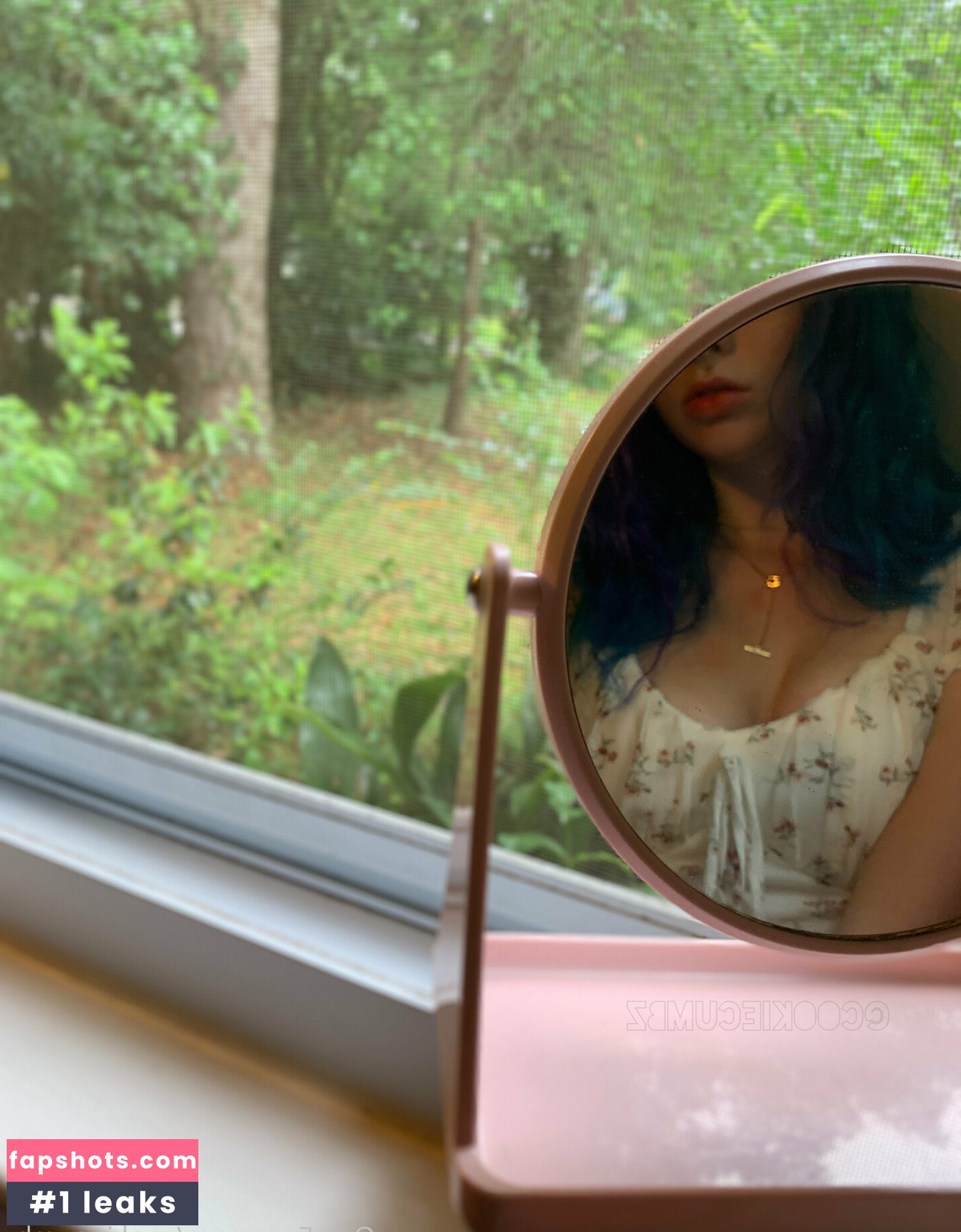 cookiecumbz nude babe gallery