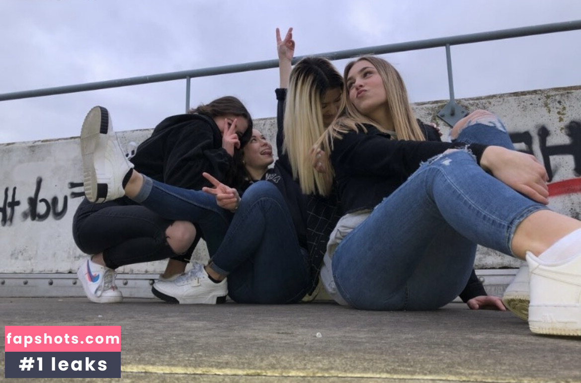 Cora Niemeyer gallery photo #14