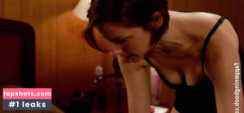 Cora Vander Broek gallery photo #3