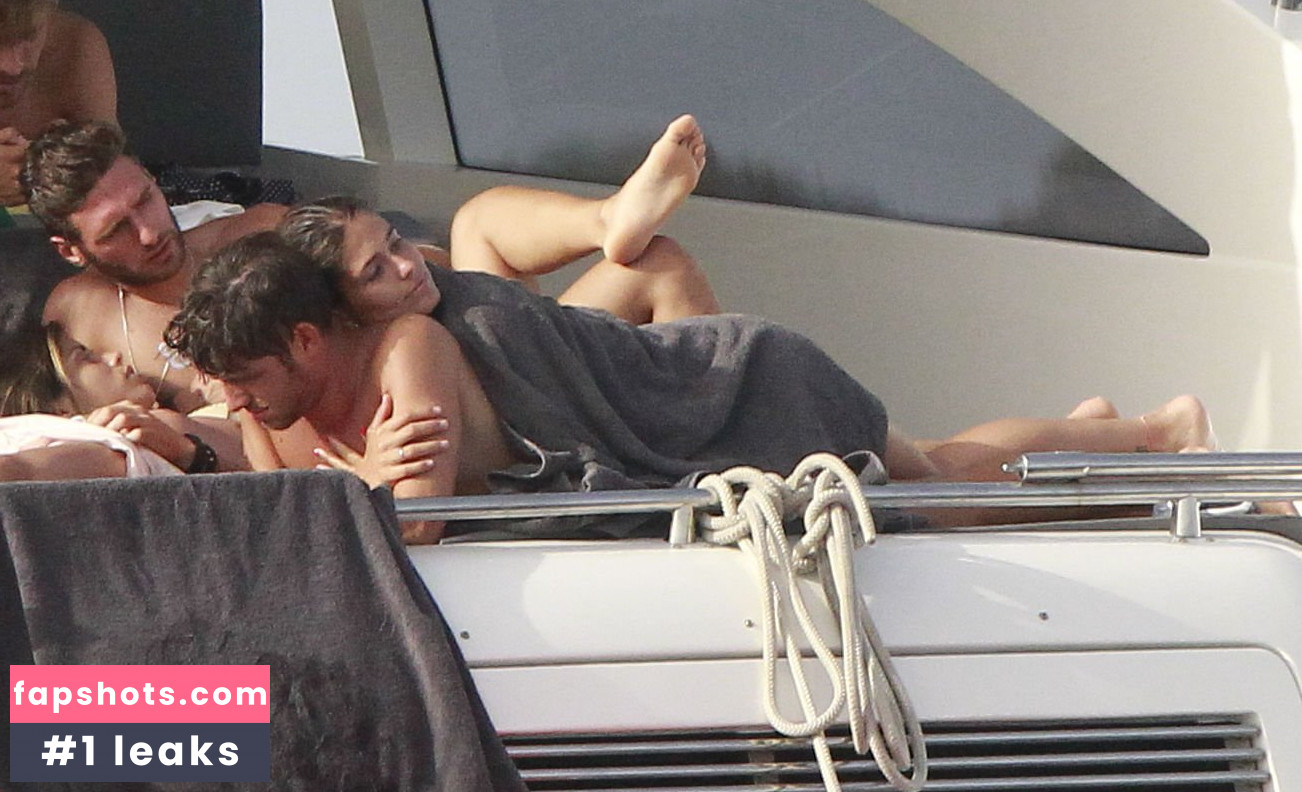 Coral Simanovich gallery photo #104