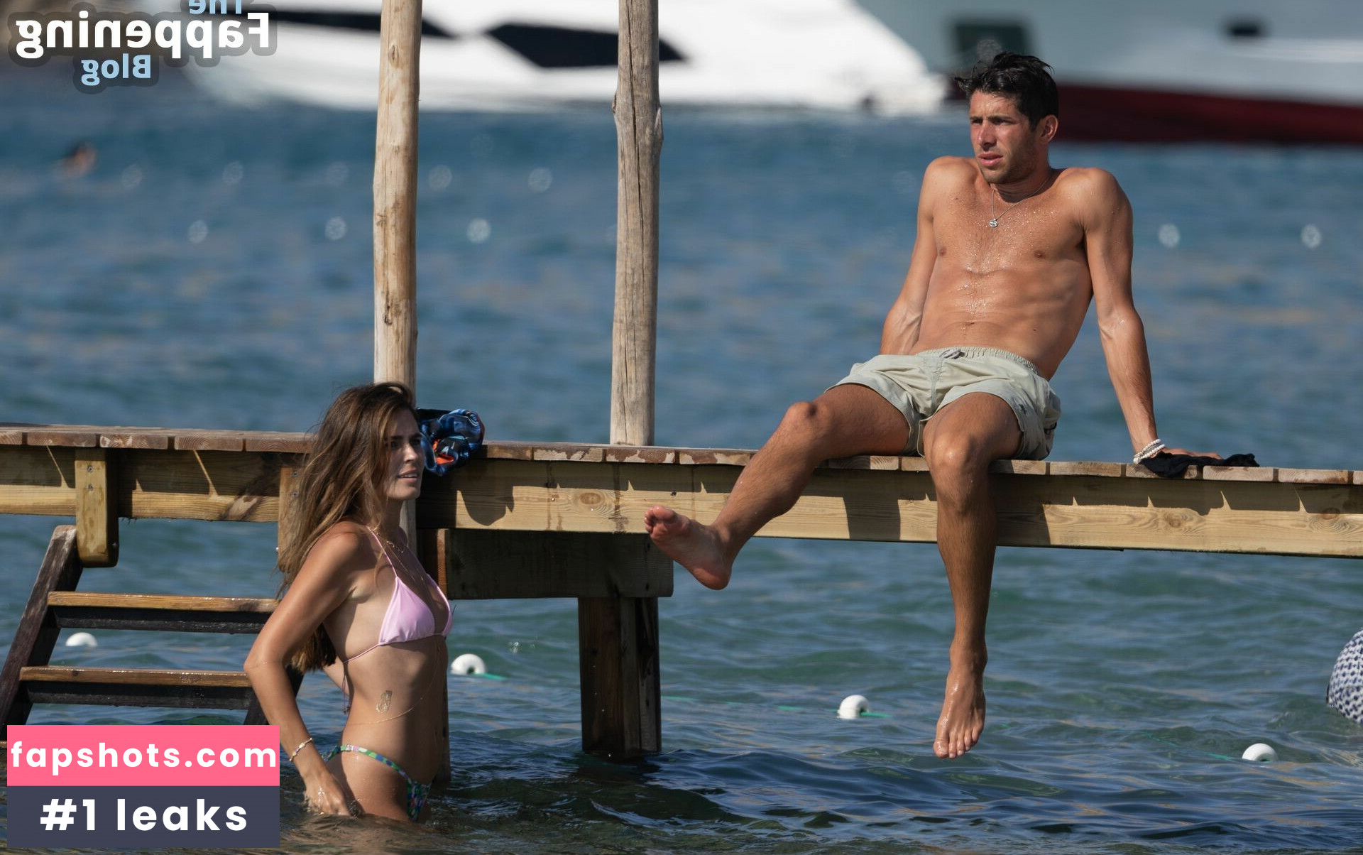 Coral Simanovich gallery photo #15