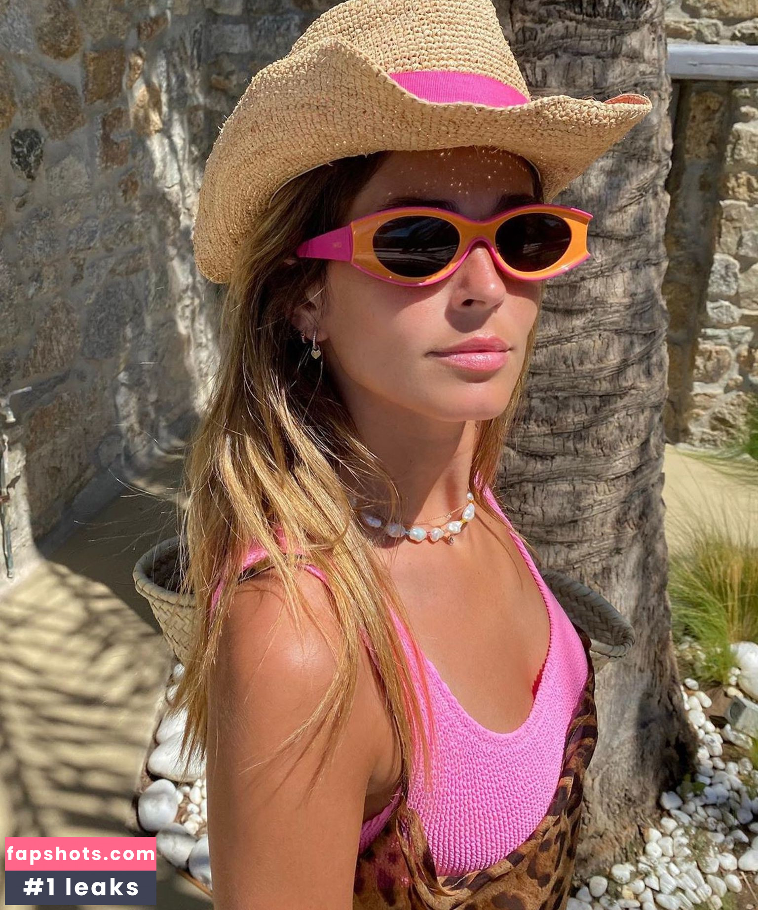 Coral Simanovich gallery photo #29