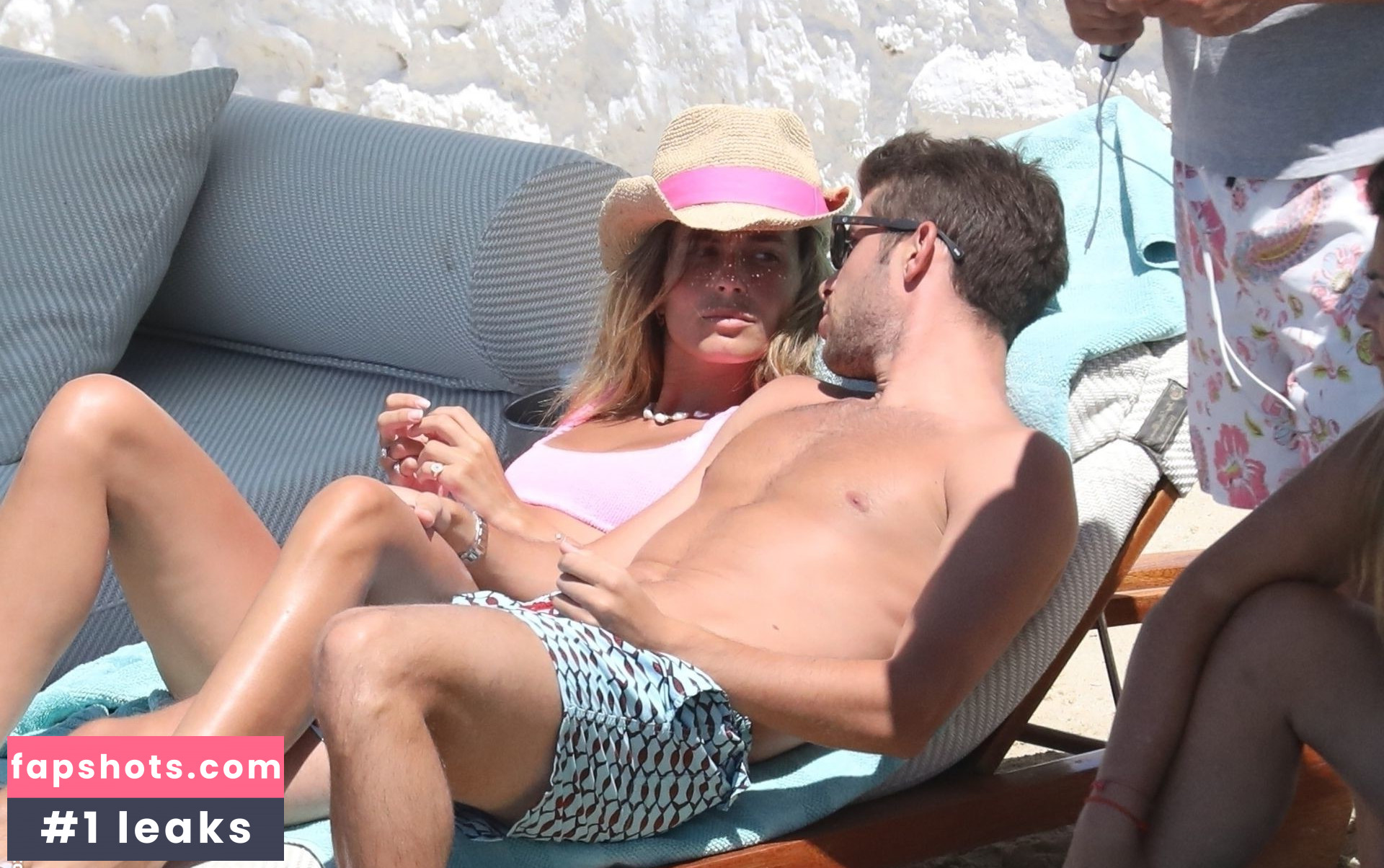 Coral Simanovich gallery photo #45