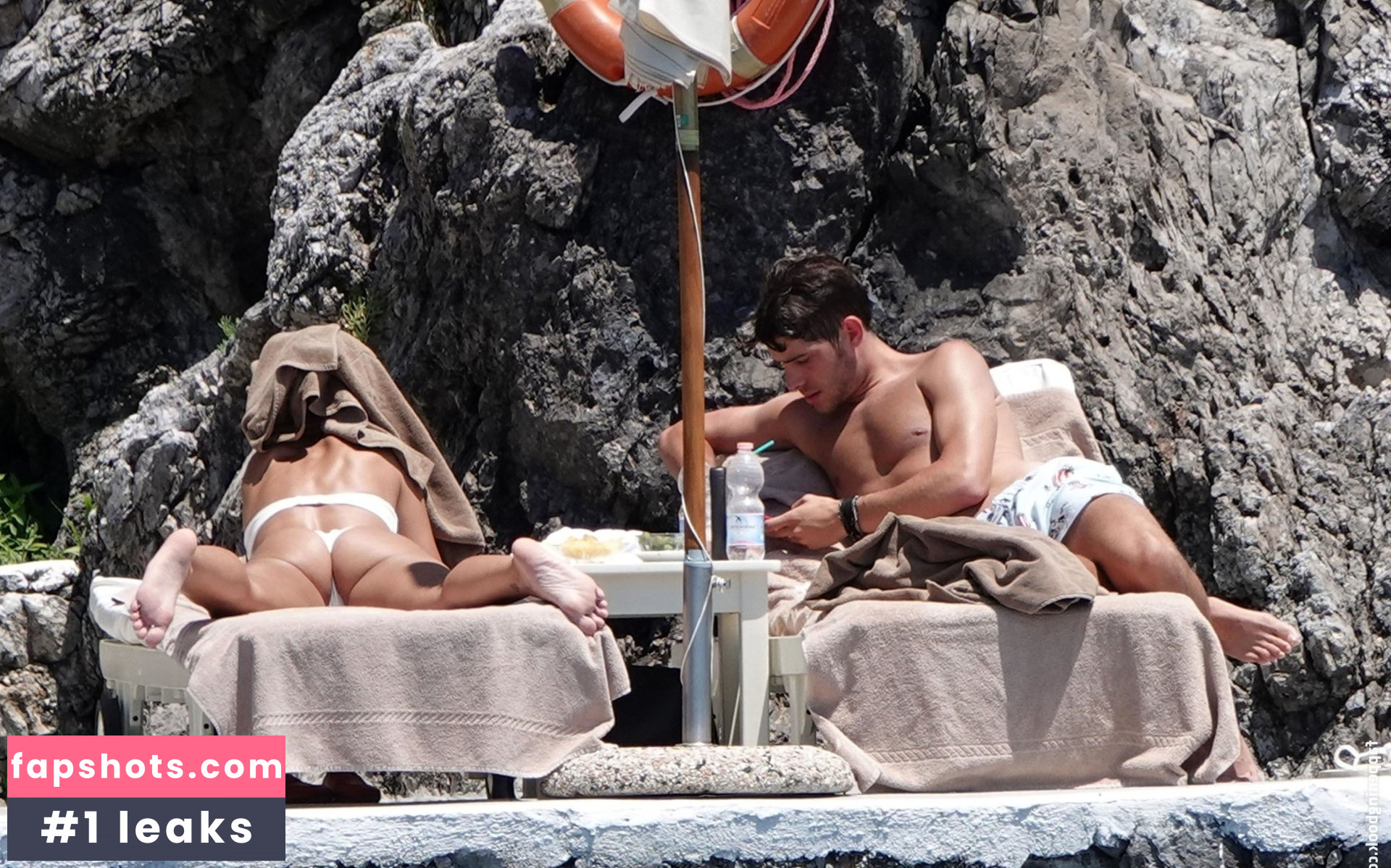 Coral Simanovich gallery photo #69