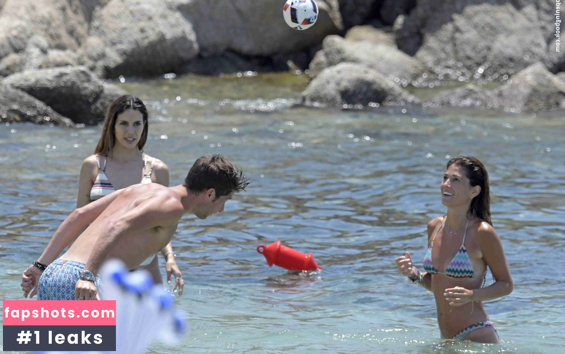 Coral Simanovich gallery photo #91