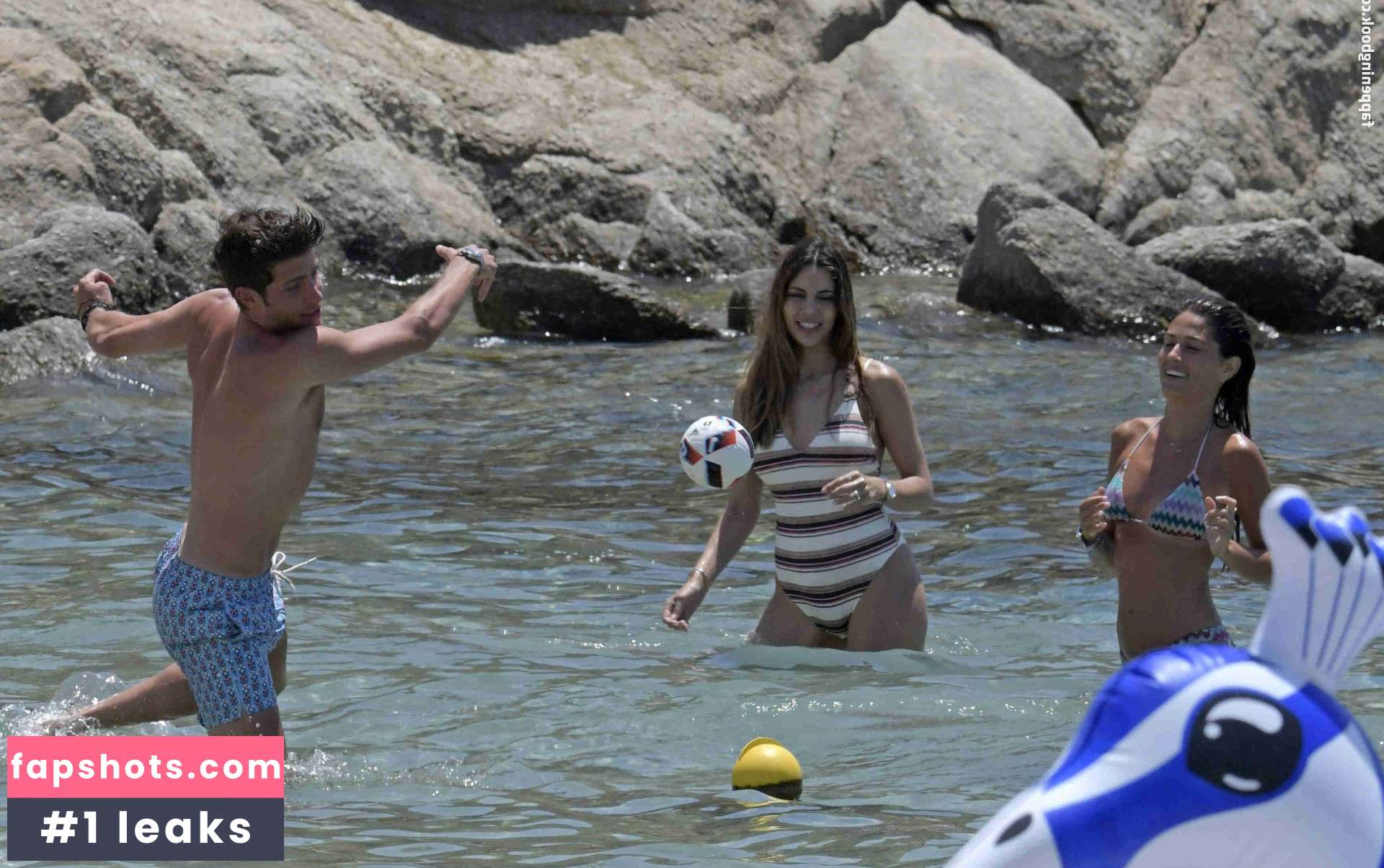 Coral Simanovich gallery photo #93