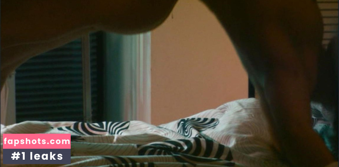 Coralie Rose nude babe gallery