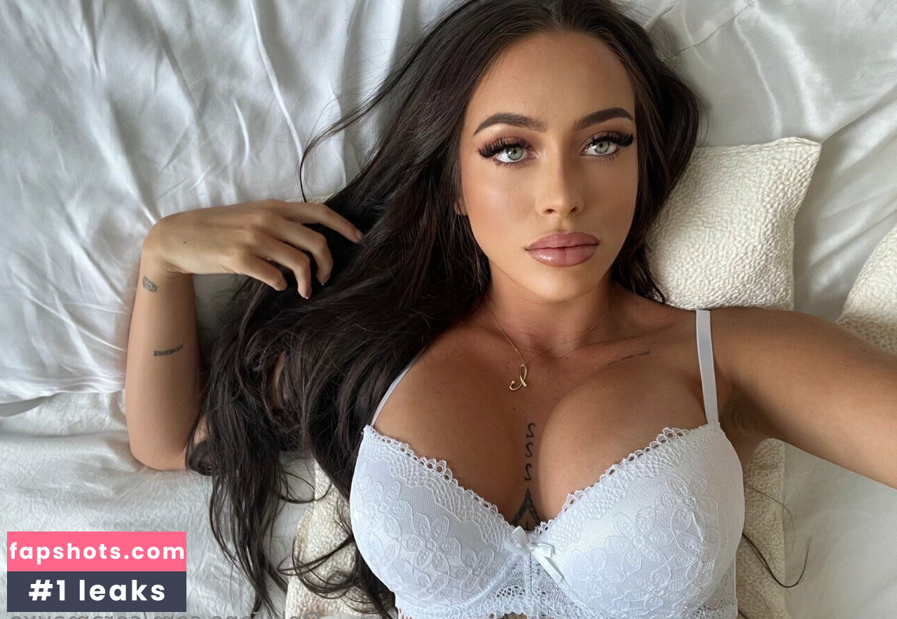 CoraMaay gallery photo #11