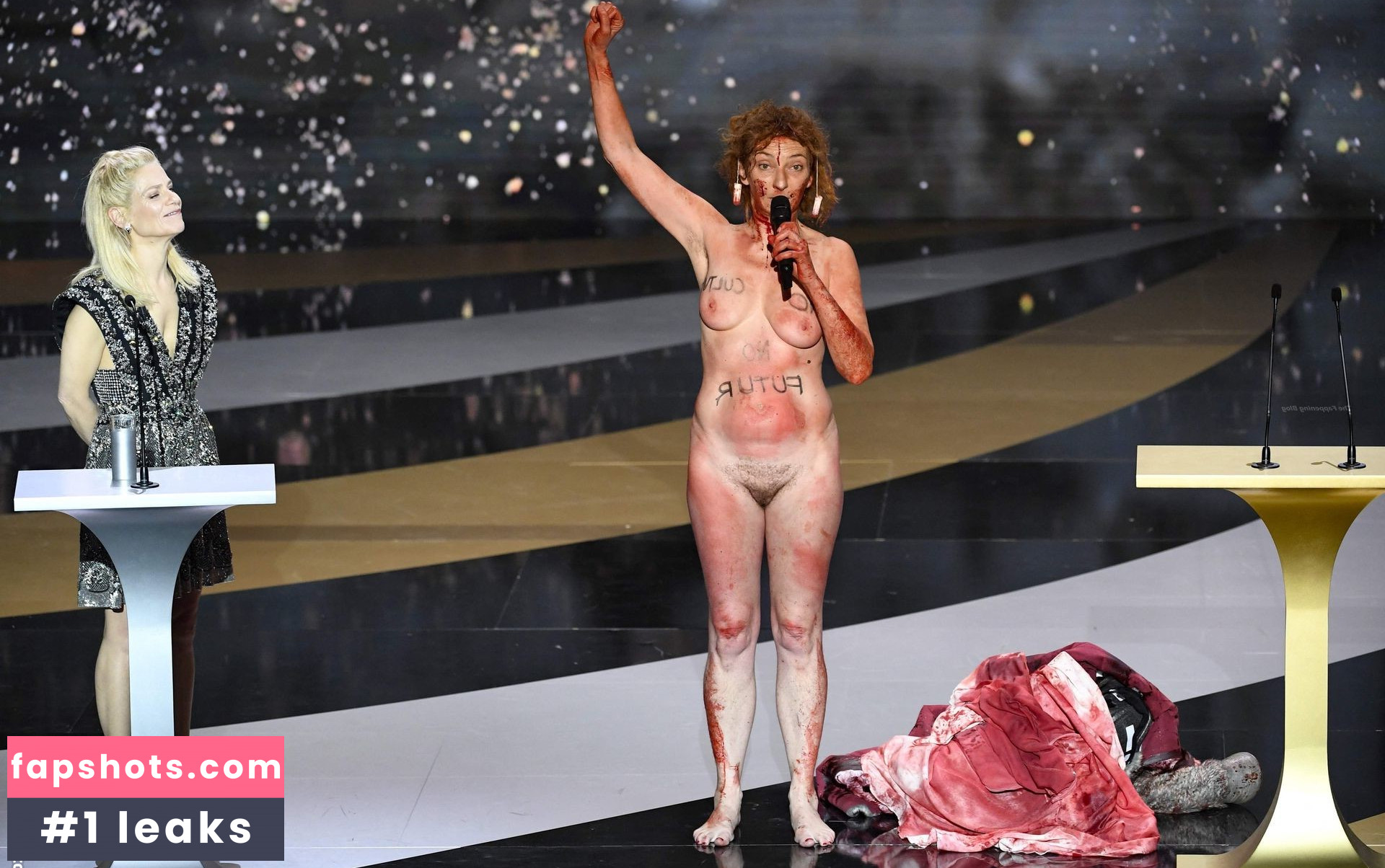 Corinne Masiero gallery photo #3