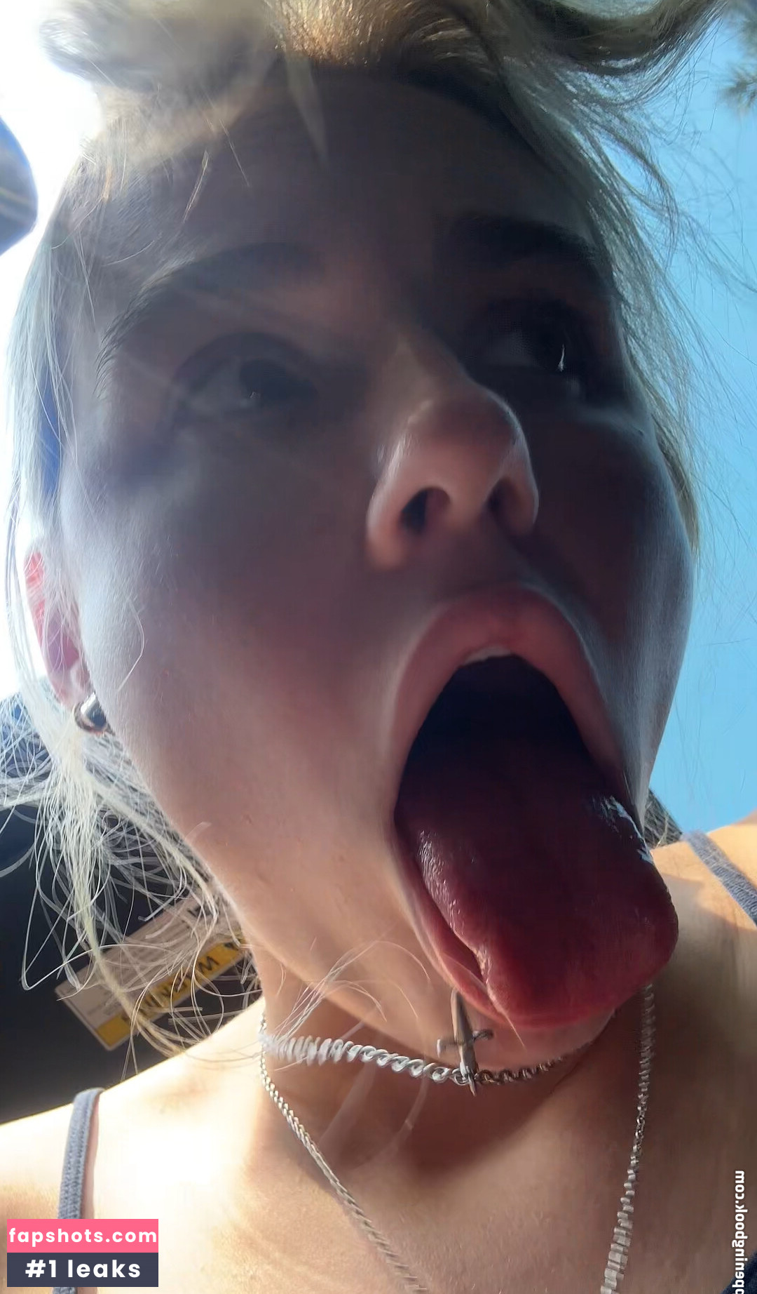 Corrin Schneider gallery photo #2