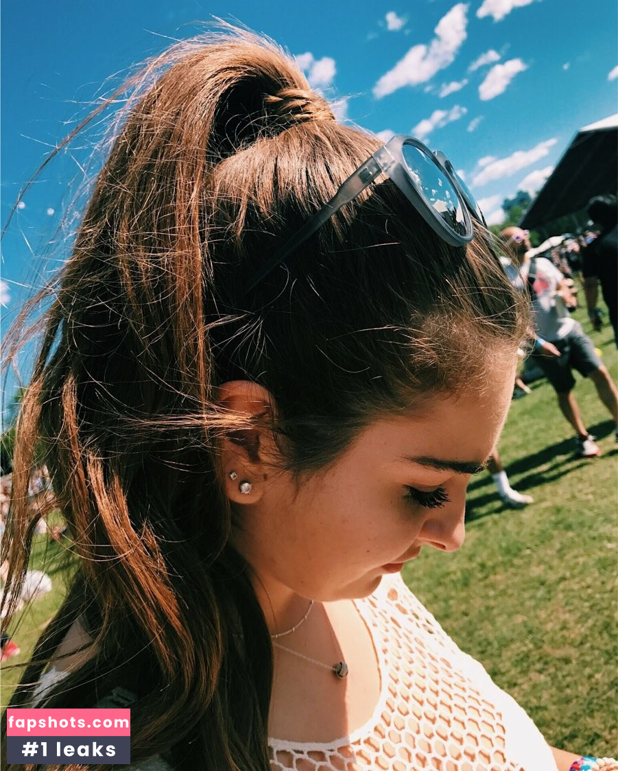 Corrina M gallery photo #6