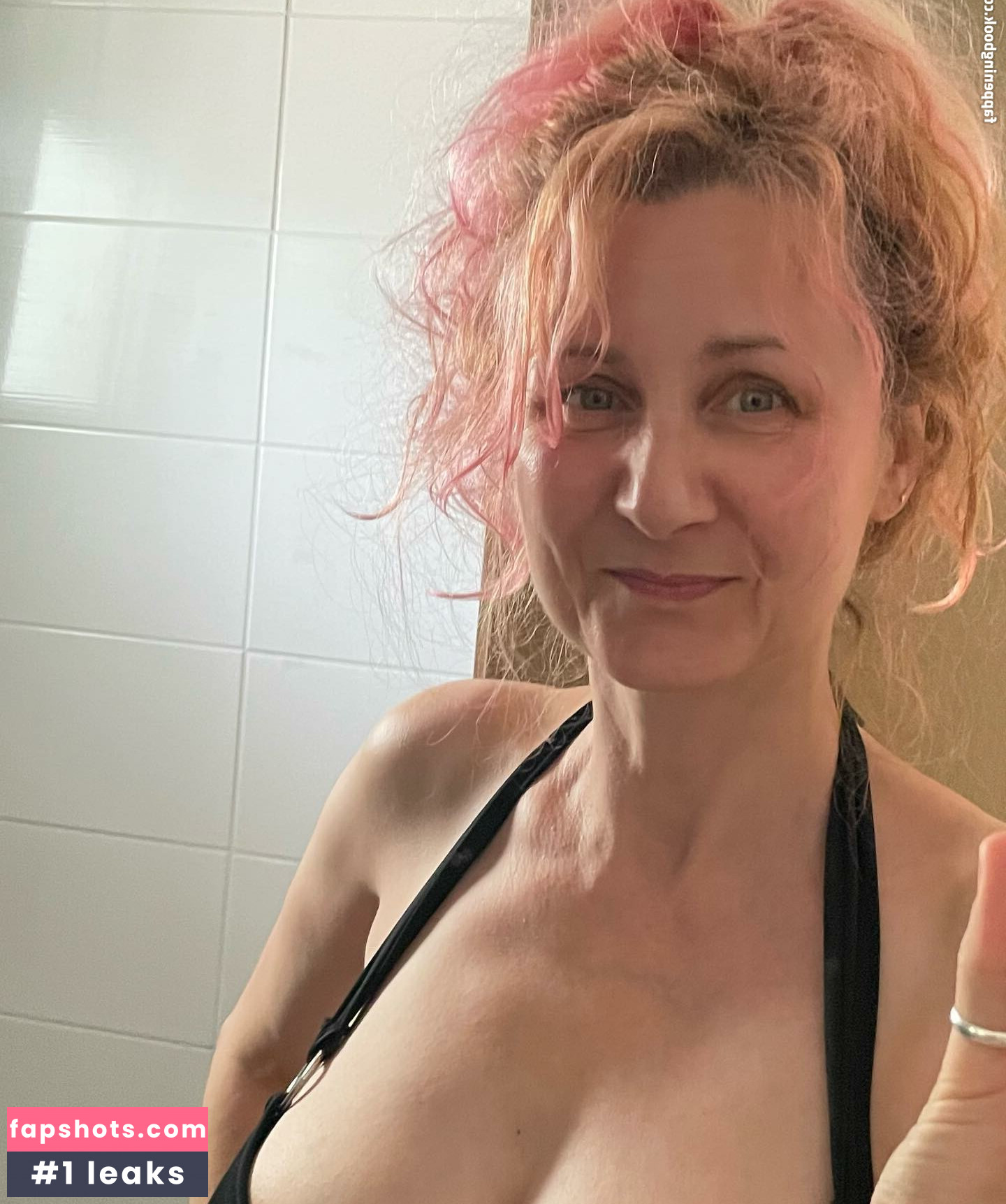 Corrinne Wicks gallery photo #16