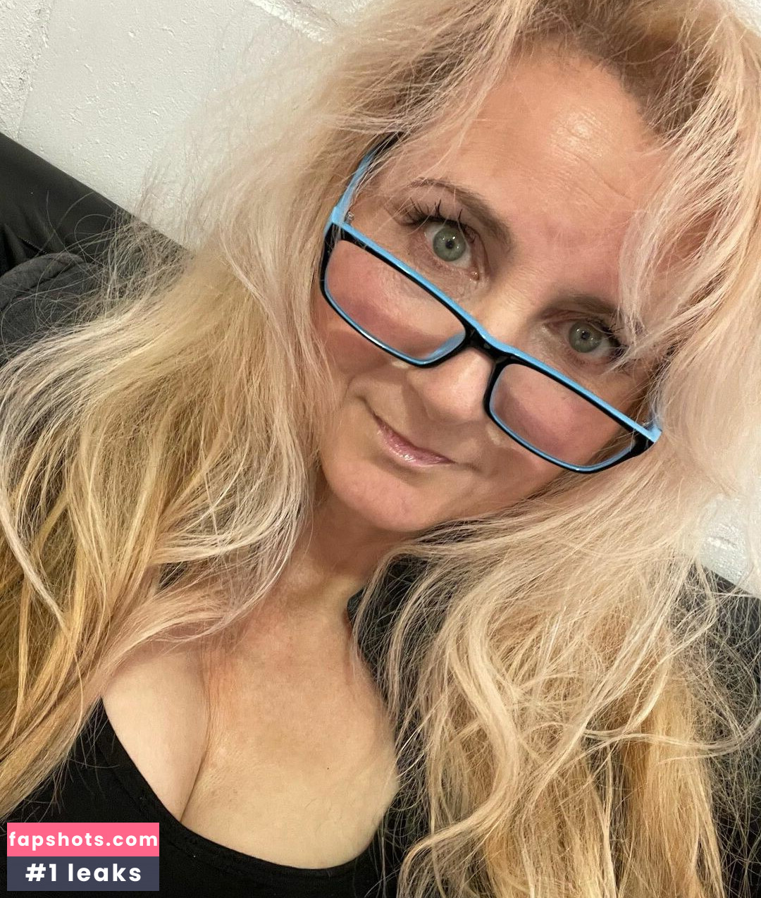 Corrinne Wicks gallery photo #23