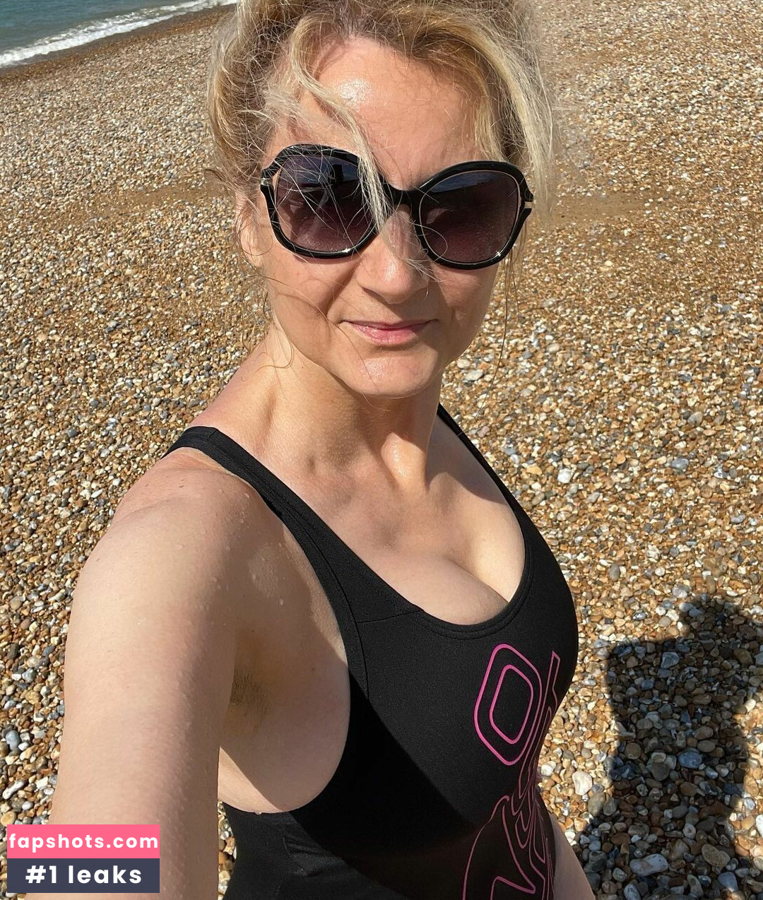 Corrinne Wicks gallery photo #24