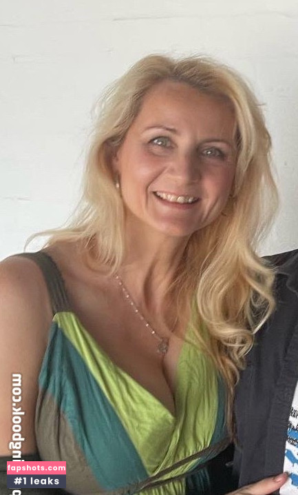 Corrinne Wicks gallery photo #26