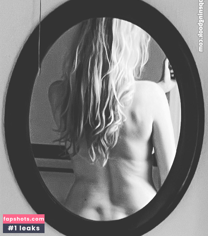 Corrinne Wicks gallery photo #31