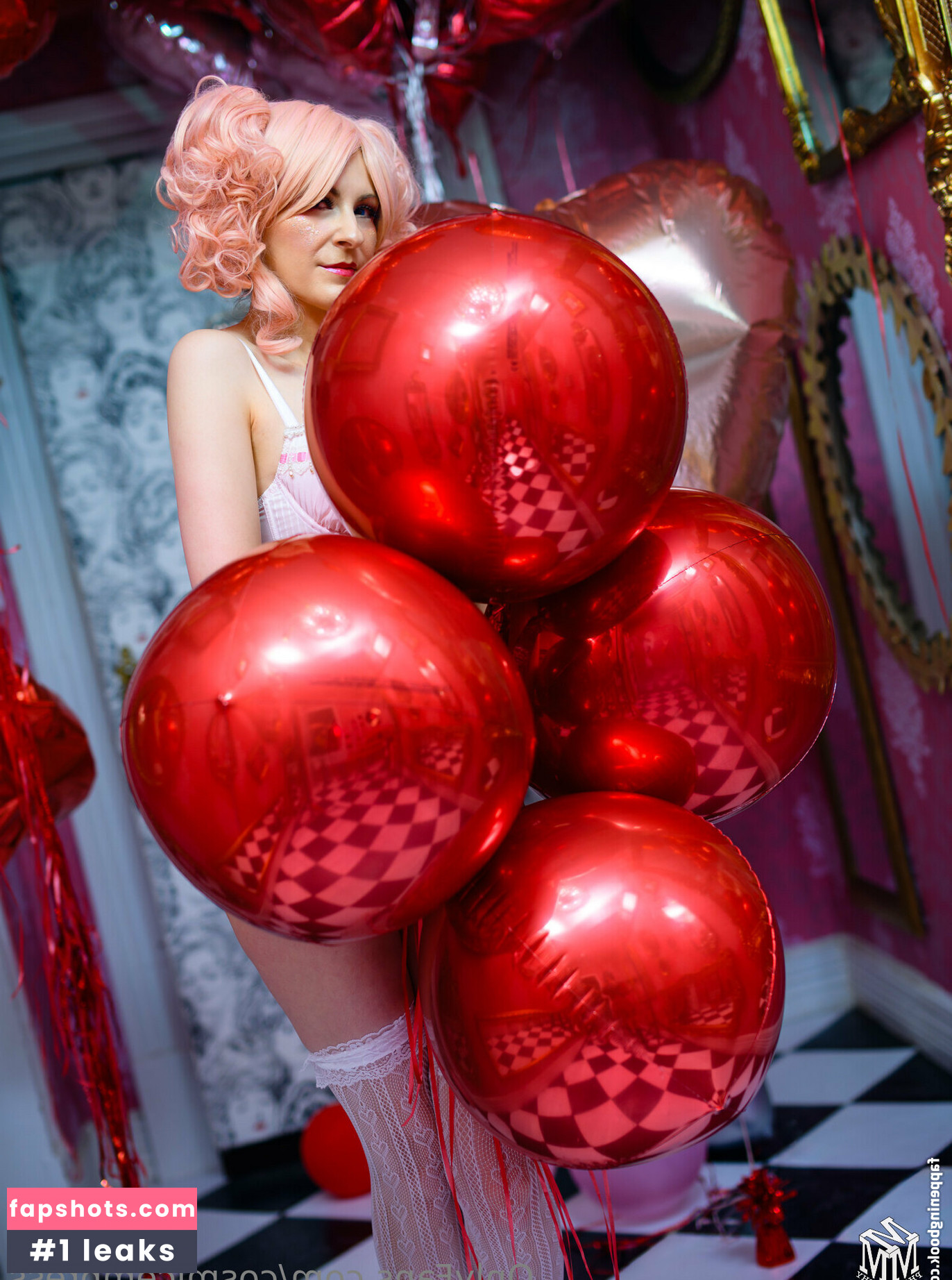 CosmicEmpress gallery photo #11