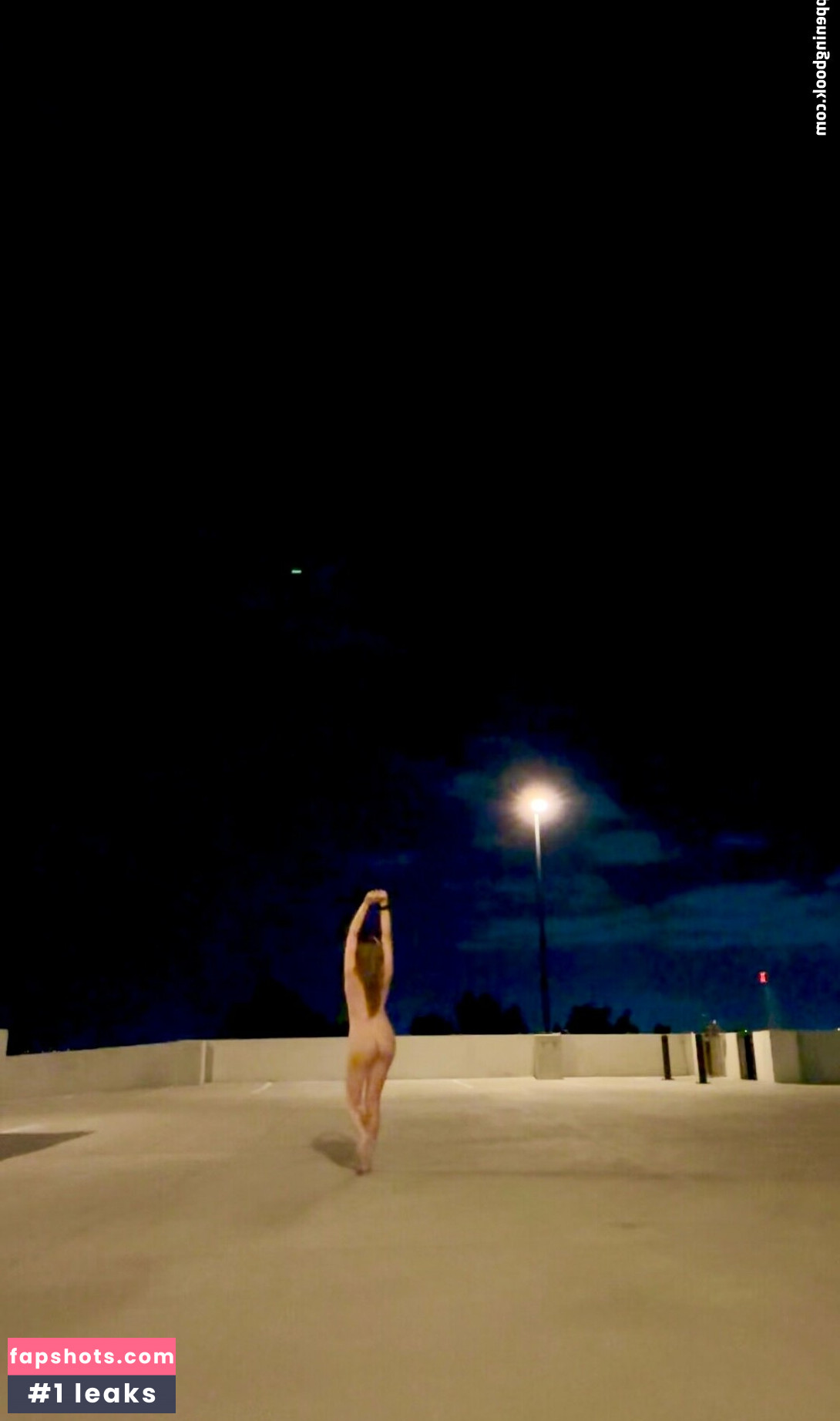 CosmicKitti gallery photo #37