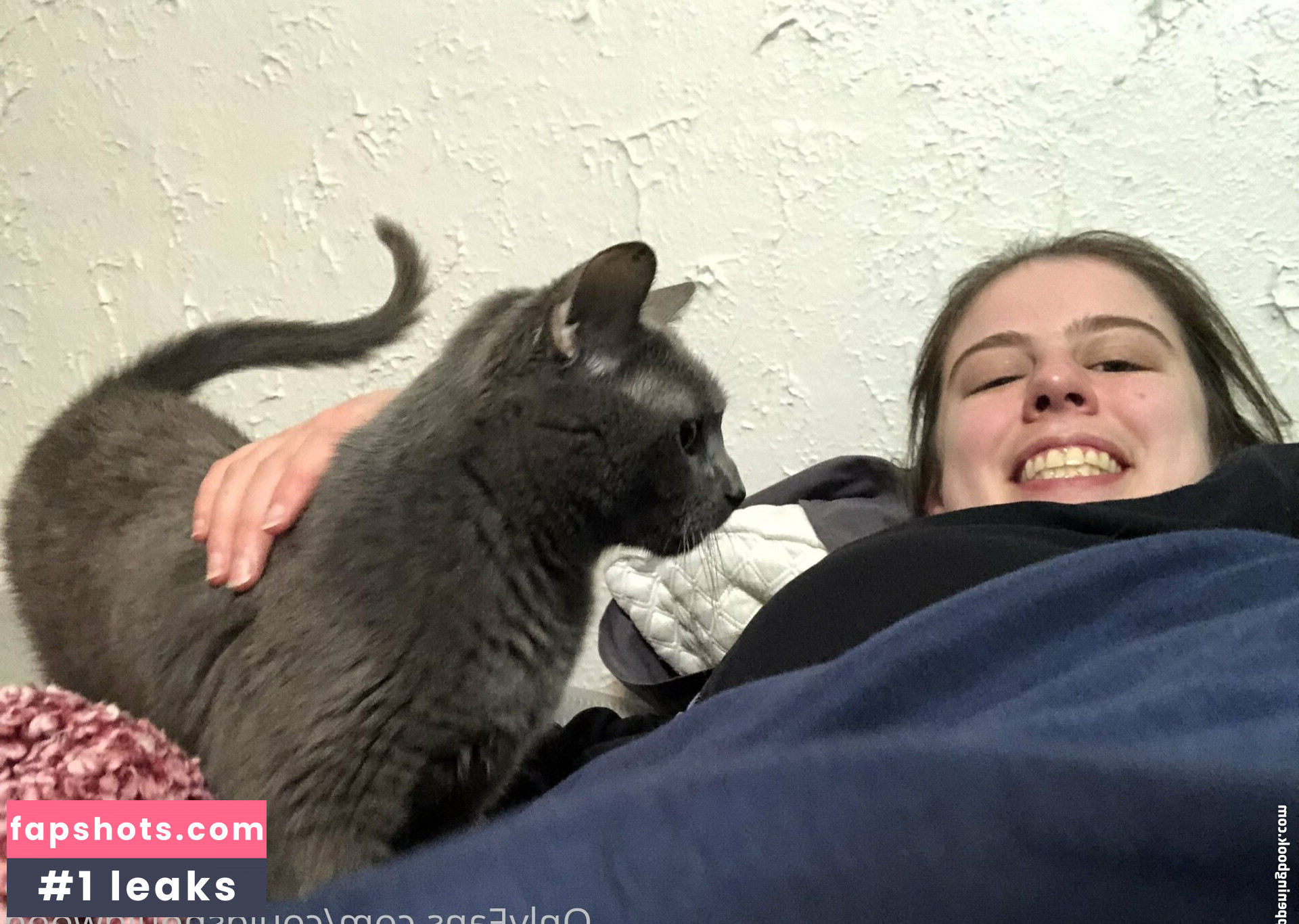 couldshouldwood nude babe gallery