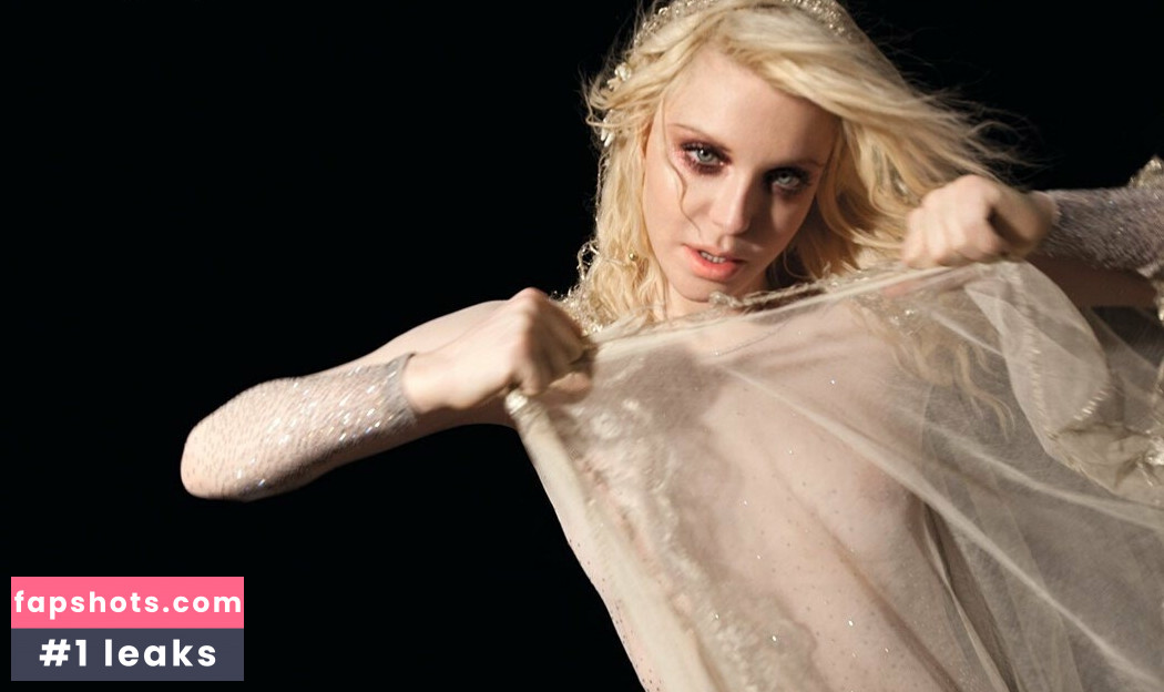 Courtney Love gallery photo #29