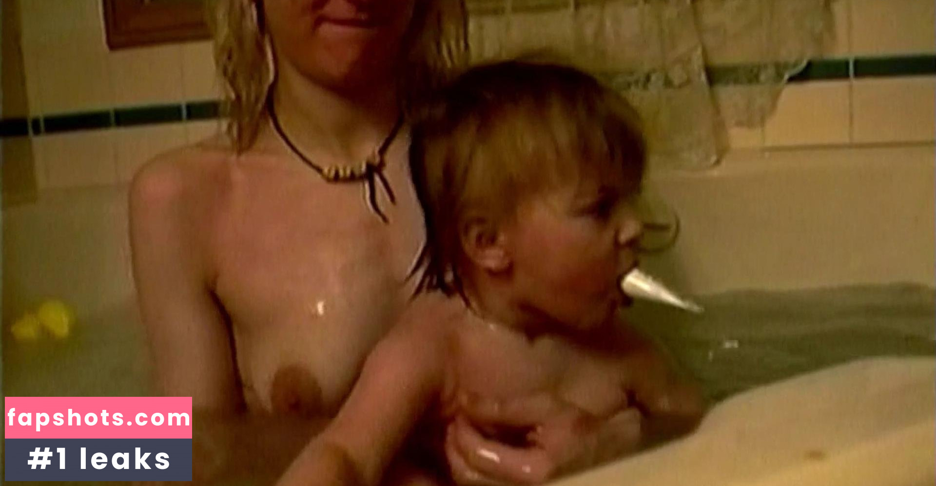 Courtney Love gallery photo #68