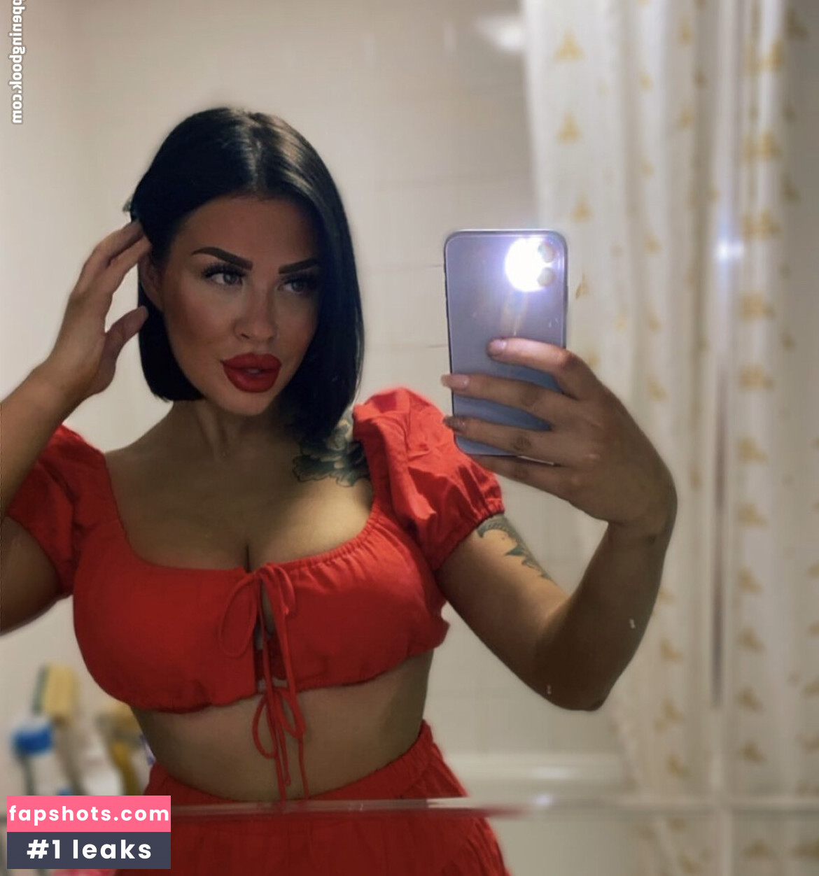 Courtney Luck gallery photo #2