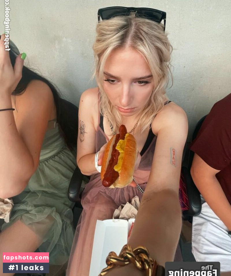 Courtney Miller gallery photo #123