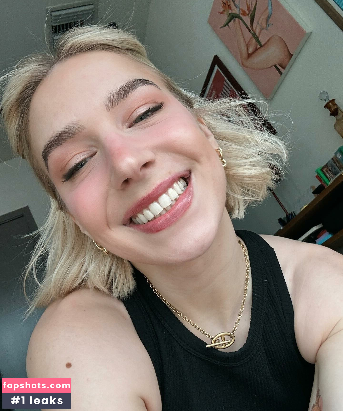 Courtney Miller gallery photo #155