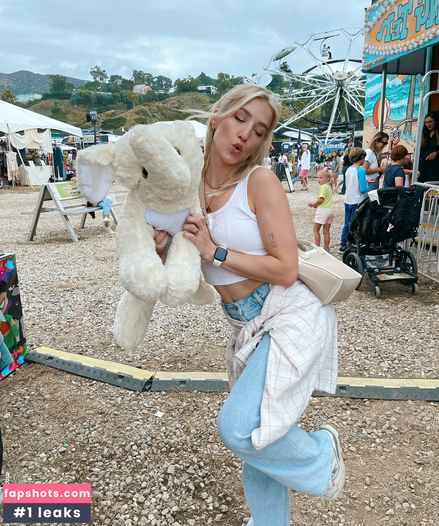 Courtney Miller gallery photo #194