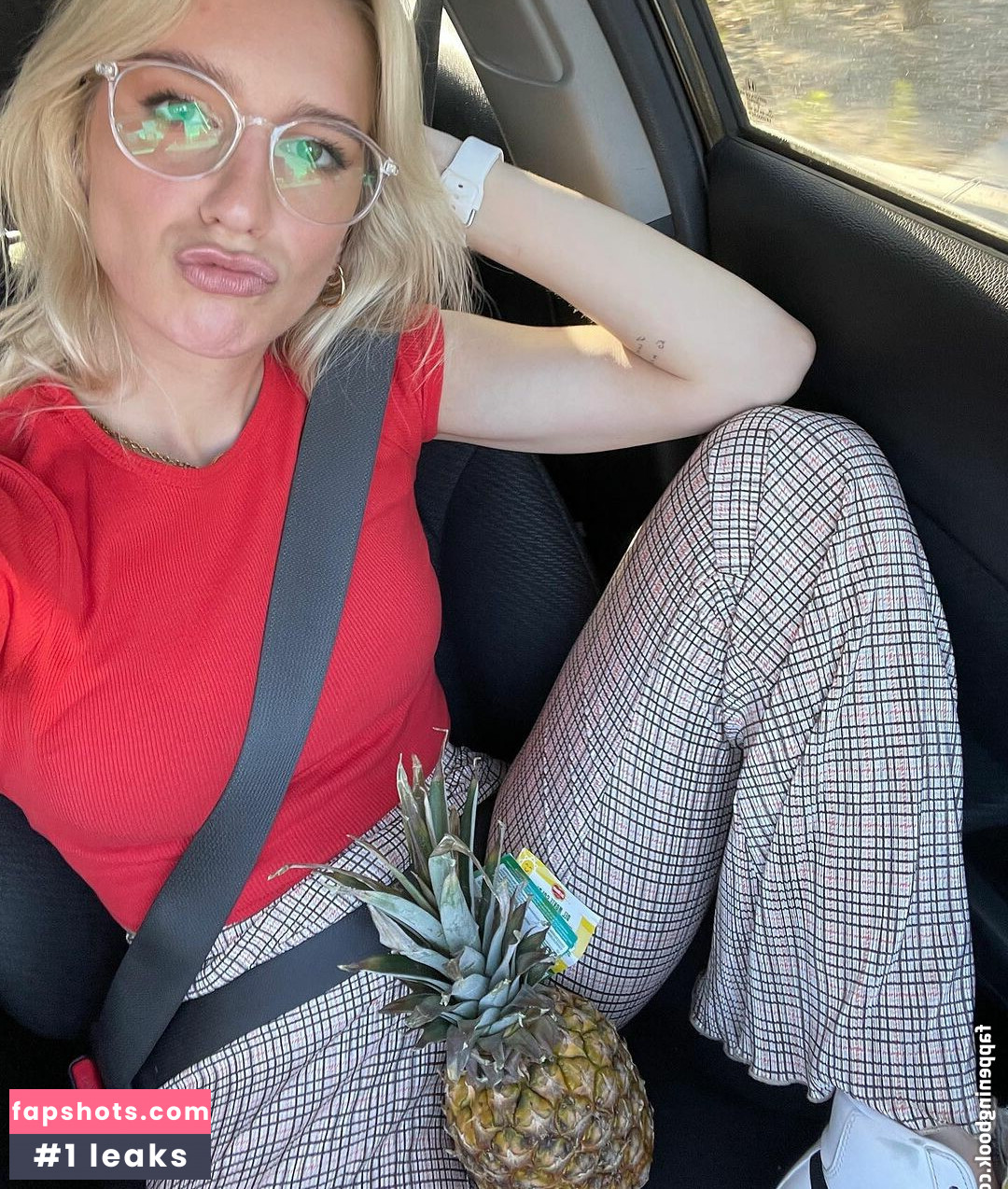 Courtney Miller gallery photo #199