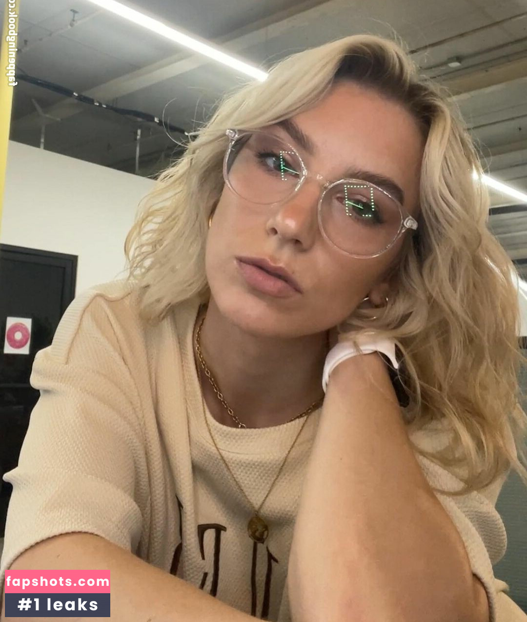 Courtney Miller gallery photo #200