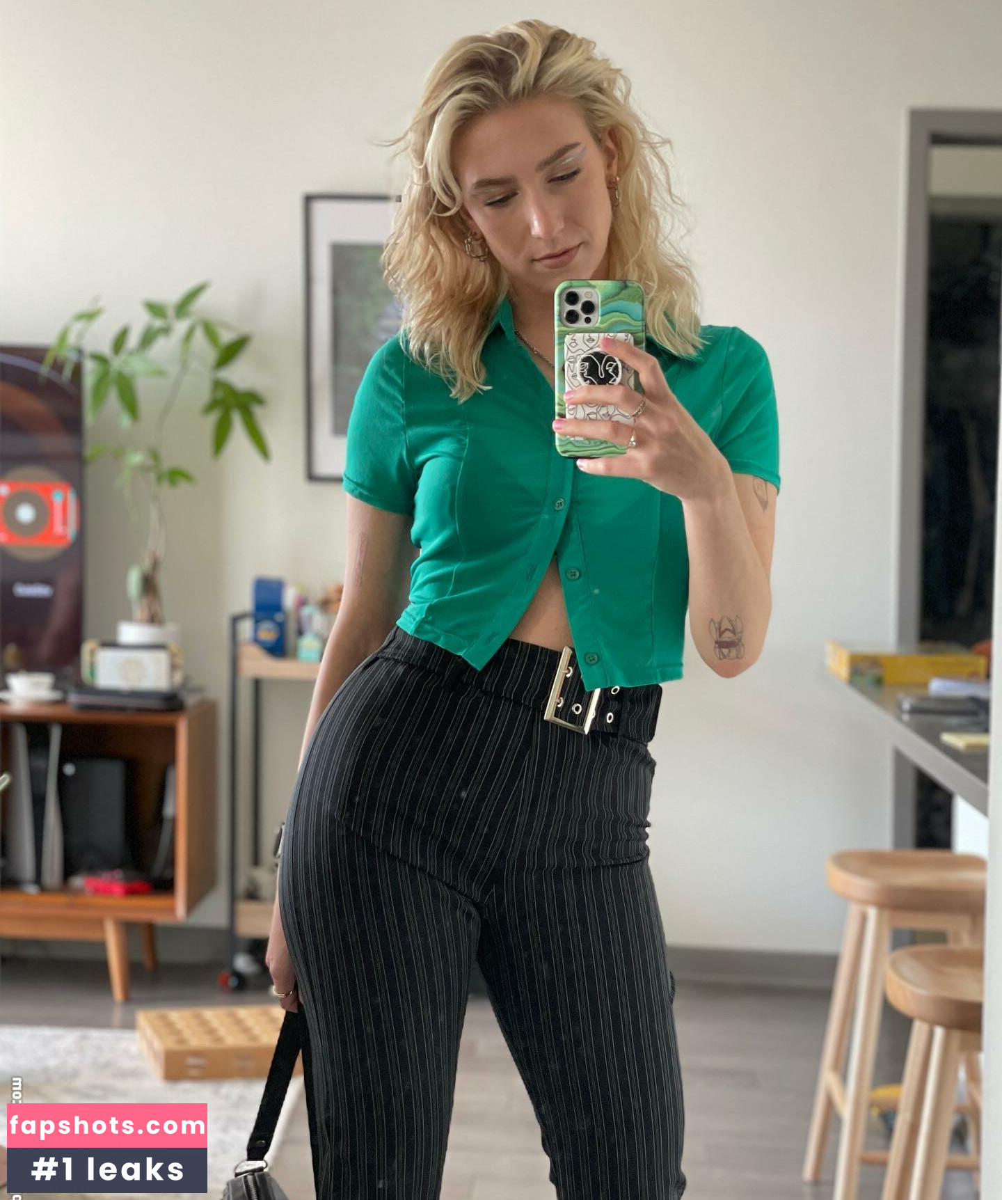 Courtney Miller gallery photo #216