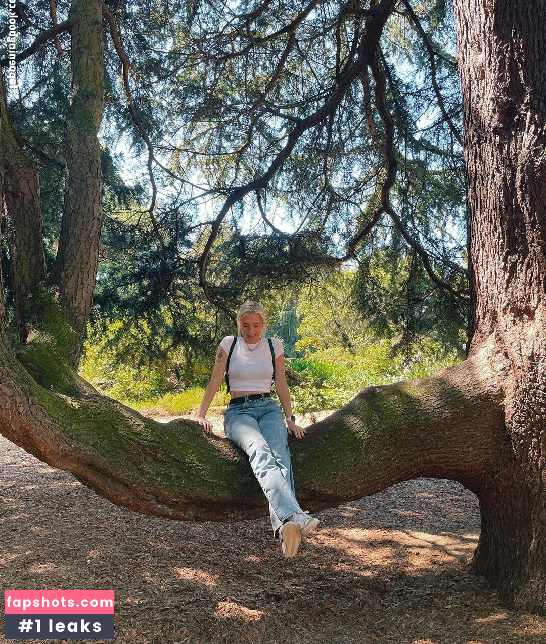 Courtney Miller gallery photo #239