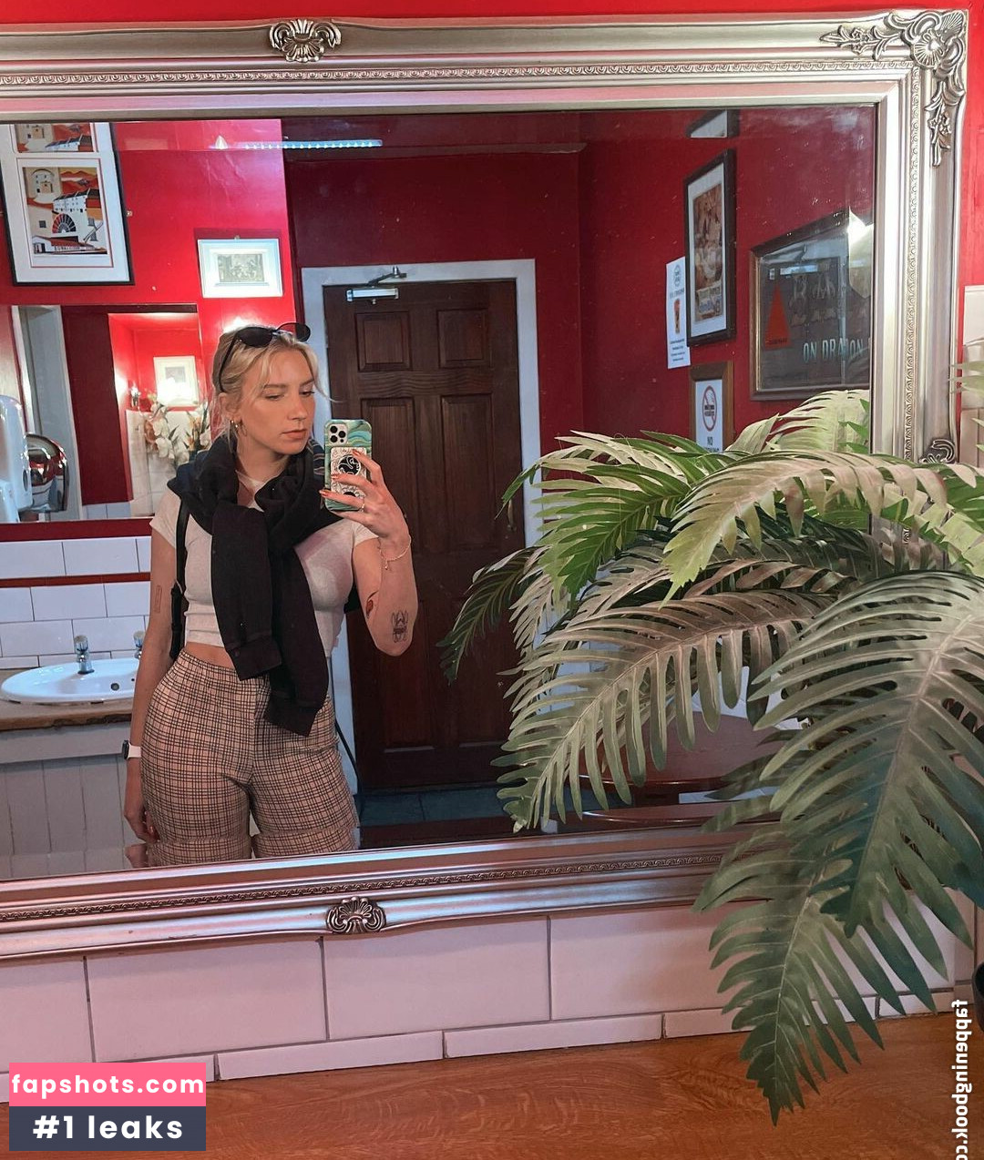 Courtney Miller gallery photo #247