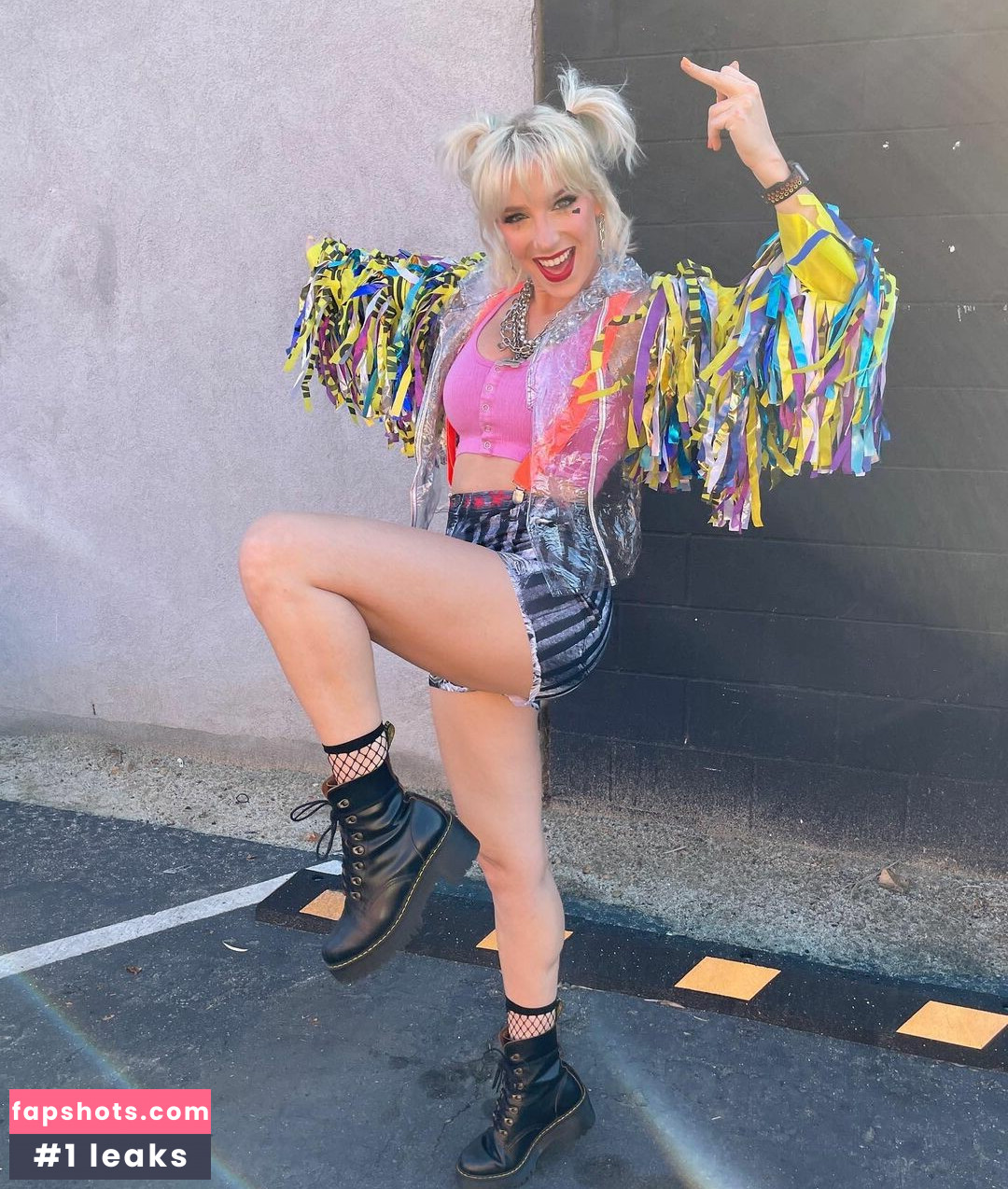 Courtney Miller gallery photo #287