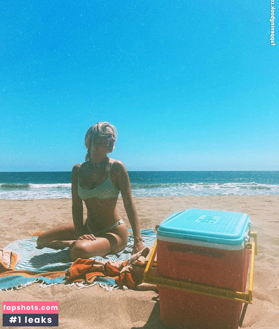 Courtney Miller gallery photo #294