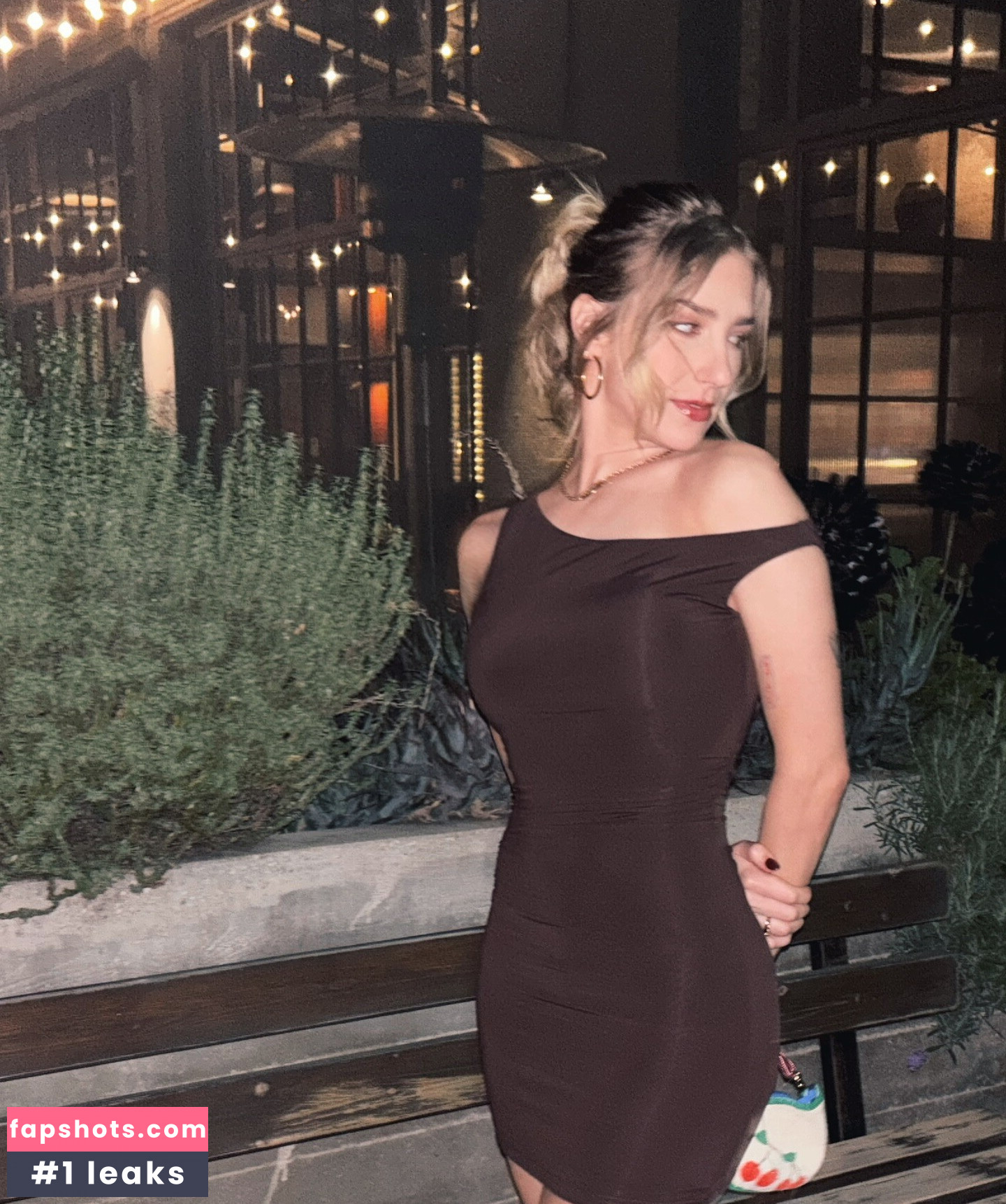 Courtney Miller gallery photo #31