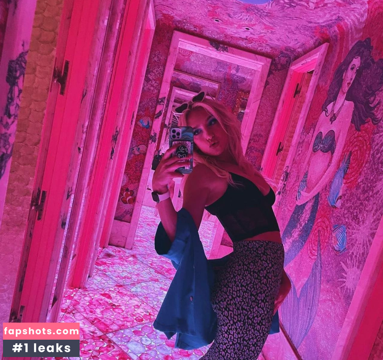 Courtney Miller gallery photo #331